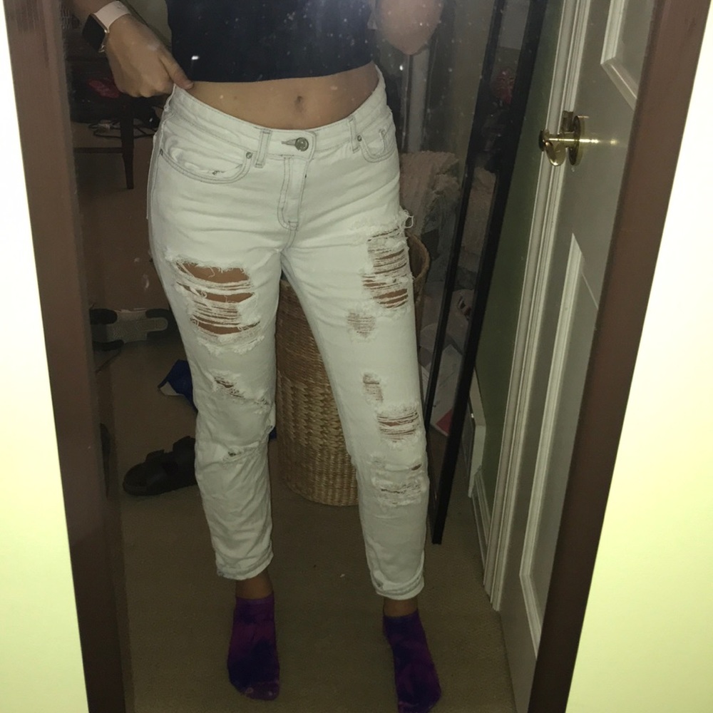 Distressed Super Light Washed Boyfriend Jeans
